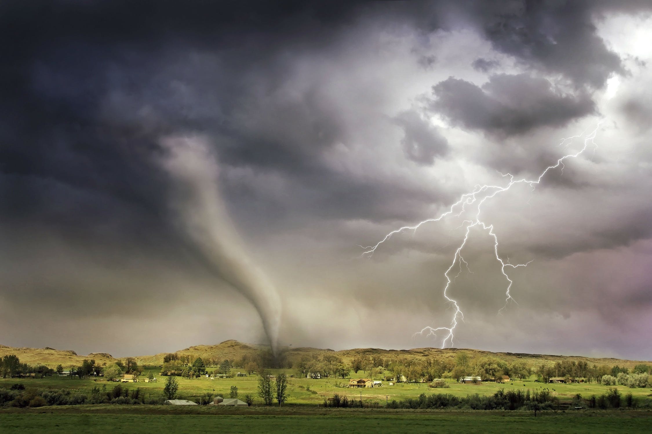 You are currently viewing Windstorm: Their origin, nature, and characteristics