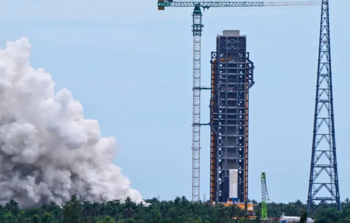 China Takes Major Step Toward Moon Landing with Seven-Engine Rocket Test