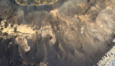 Breakthrough Discovery: Thick Martian Clay Layers Could Preserve Evidence of Life