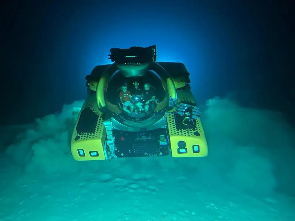 Into the Ignorosphere: Aurelia-Deep Submersible Reaches 500 Meters in Historic Mariana Trench Dive