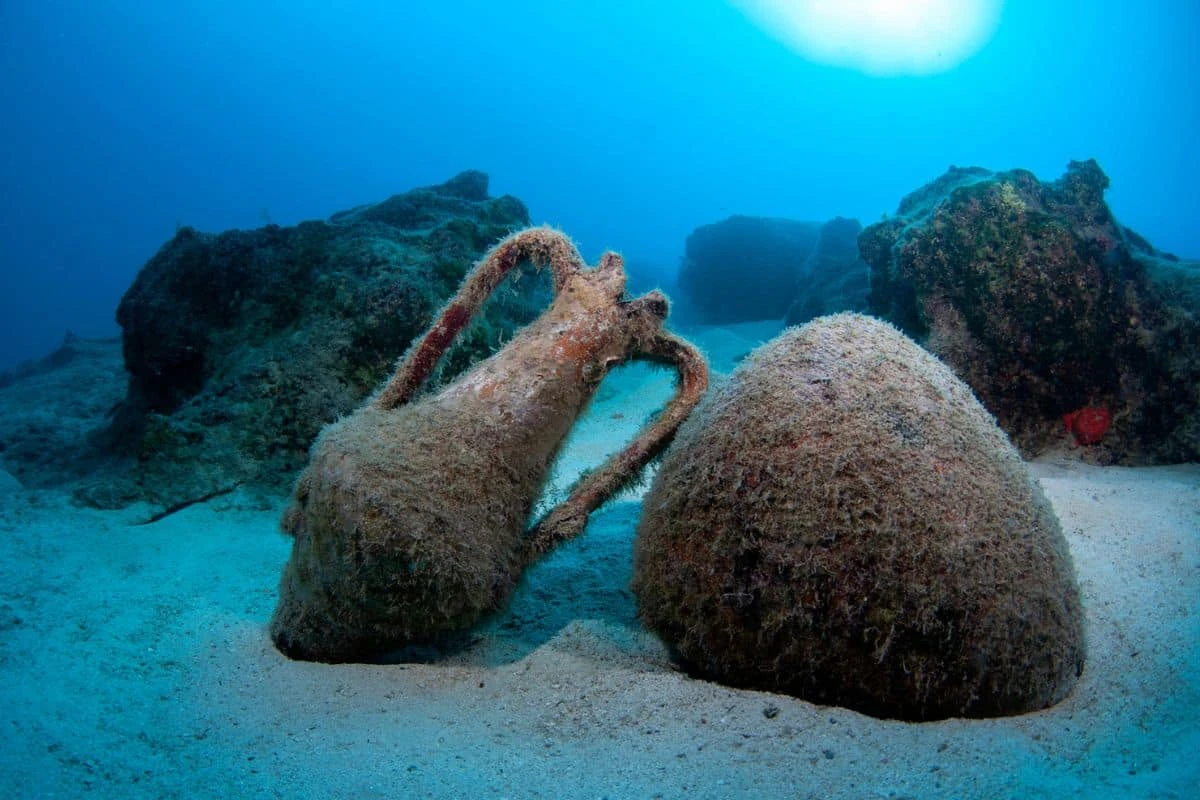 Beneath the Waves, a Lost World: 140,000-Year-Old Civilization and Its Giant Inhabitants Unearthed