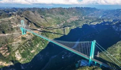 Inside the Huajiang Canyon Bridge, Where Steel Wires Circle the Earth Twice