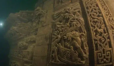 A 600-Year-Old City Perfectly Preserved Under Qiandao Lake