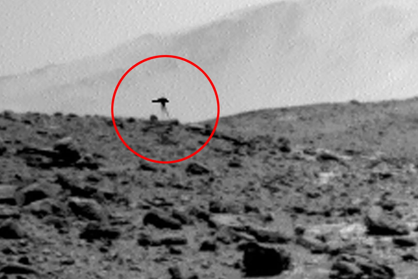 NASA’s Curiosity Rover Photographs Strange ‘Legged Object’ on Mars, Igniting UFO Theories