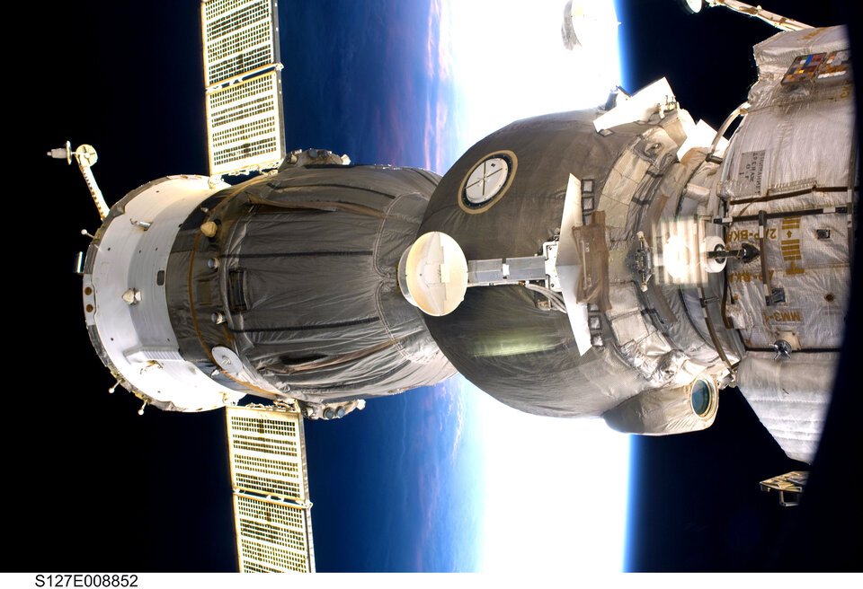 Soyuz spacecraft: design and functioning.